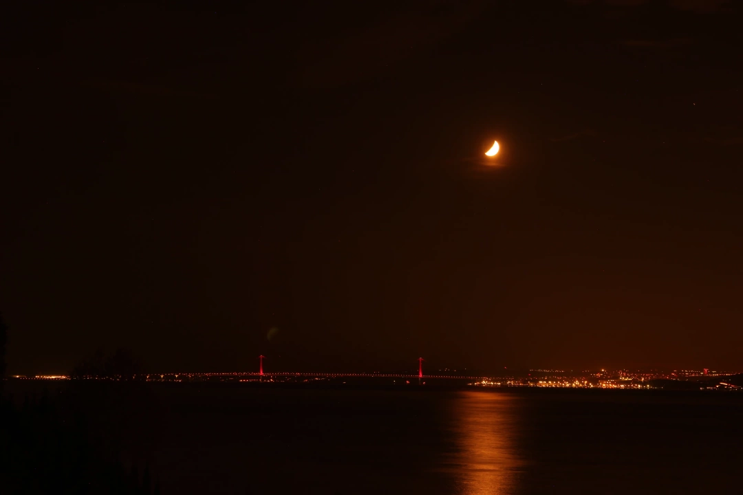 ulaslida-bir-gece-ulasli-deniz-kopru-gece-ay-deniz / 3569