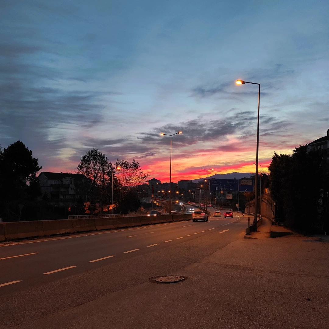 winter-pink-sky-blue-view / 8002