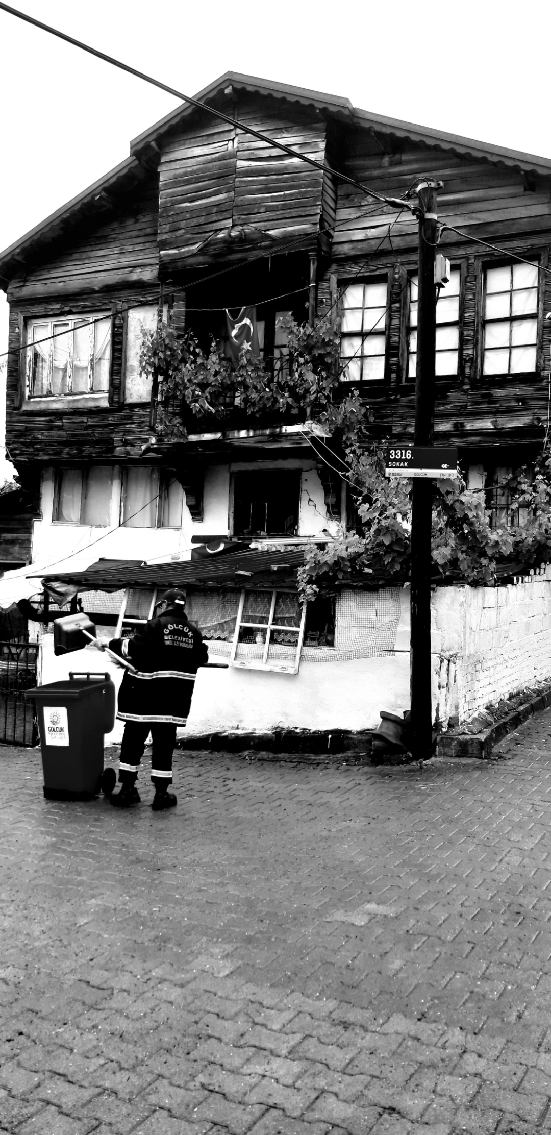 saraylikoyu / 12708