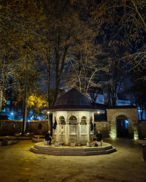 yenicuma-cami-avlu-izmit / 5062