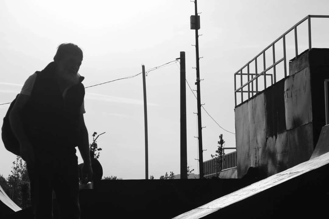 bu-yasli-amcamiz-cok-iyi-paten-kayiyor / 6479