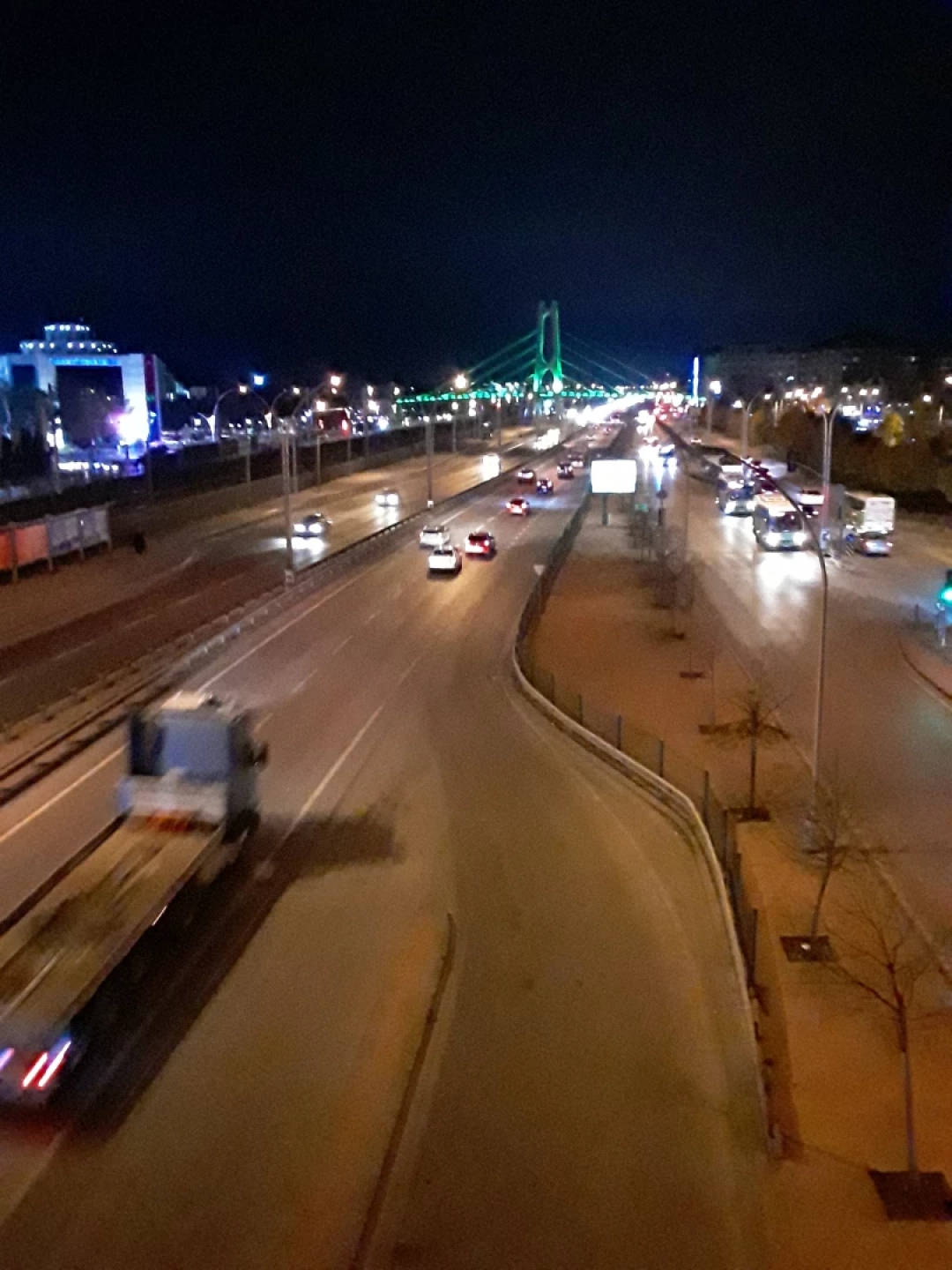 gece-ve-izmit / 7456