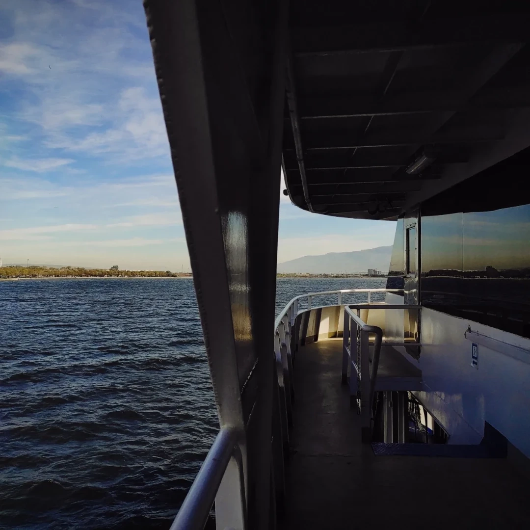 sea-sky-steamboat / 7420