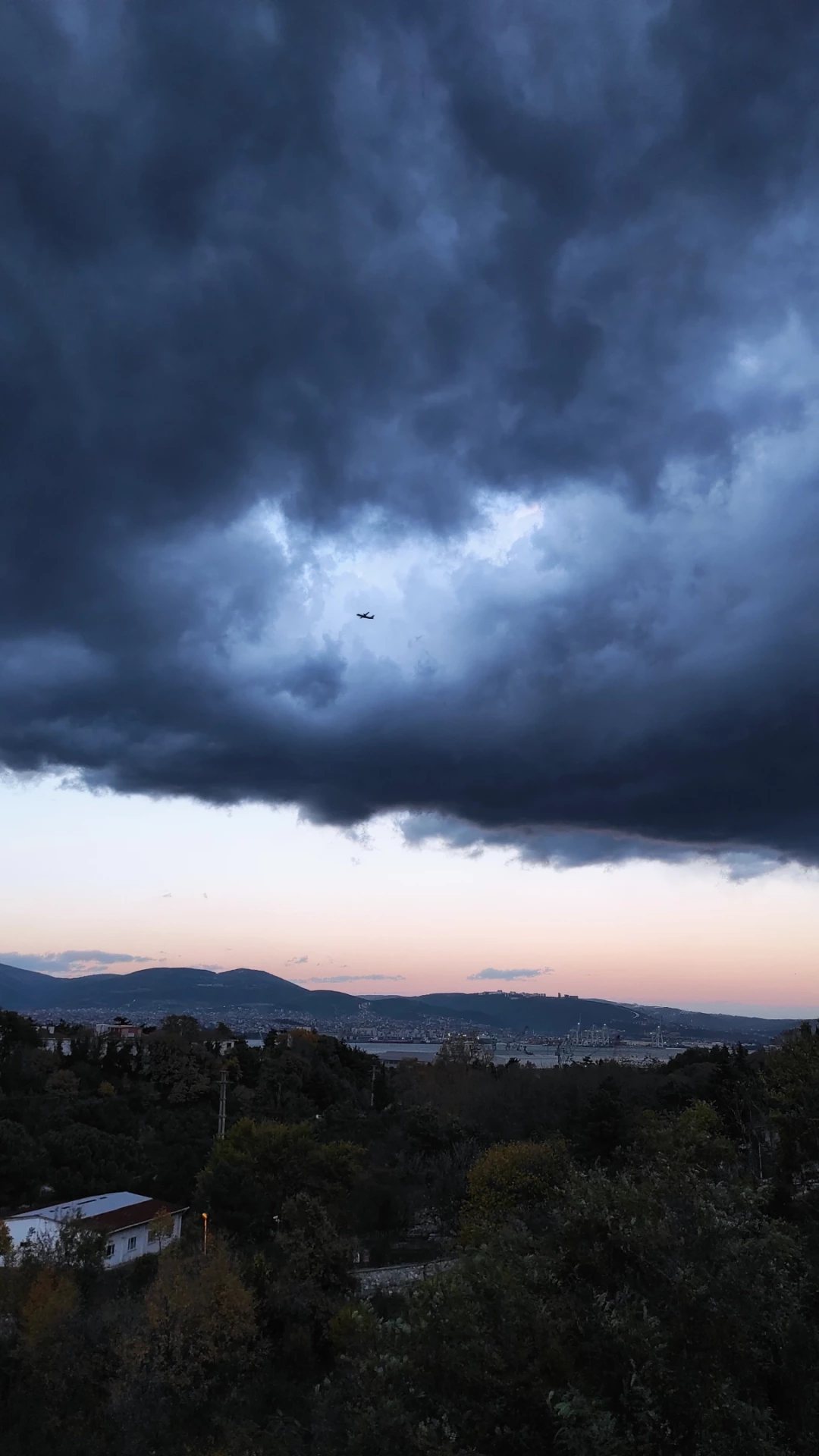 bulutlu-biyagmurlu-gunden-golcuk-rainy-kocaeli-cloudy / 7688