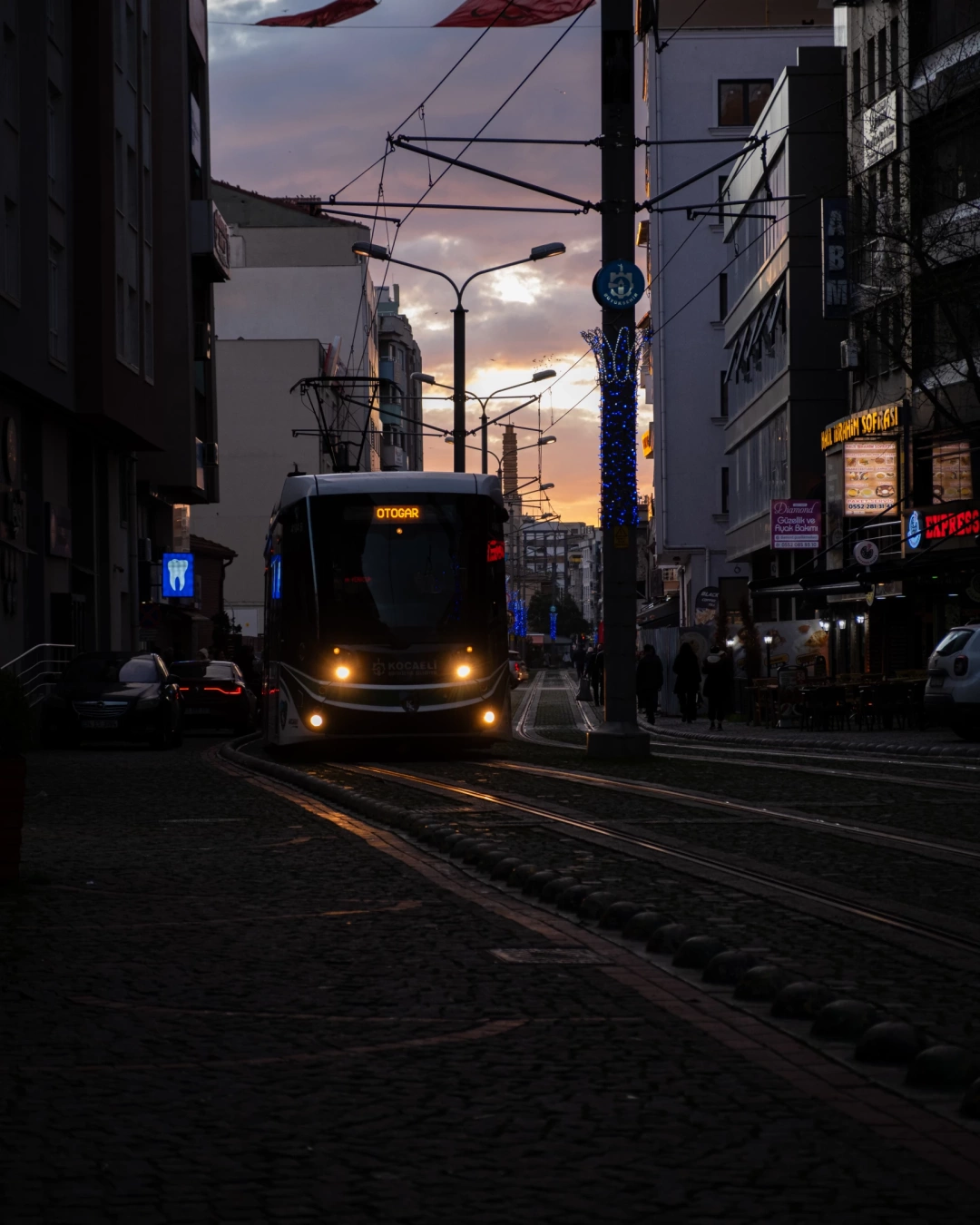 kocaeli-tranvay-ulasim-izmit-kocaeli-ulasim-gunbatimi-gece-kbb / 5800