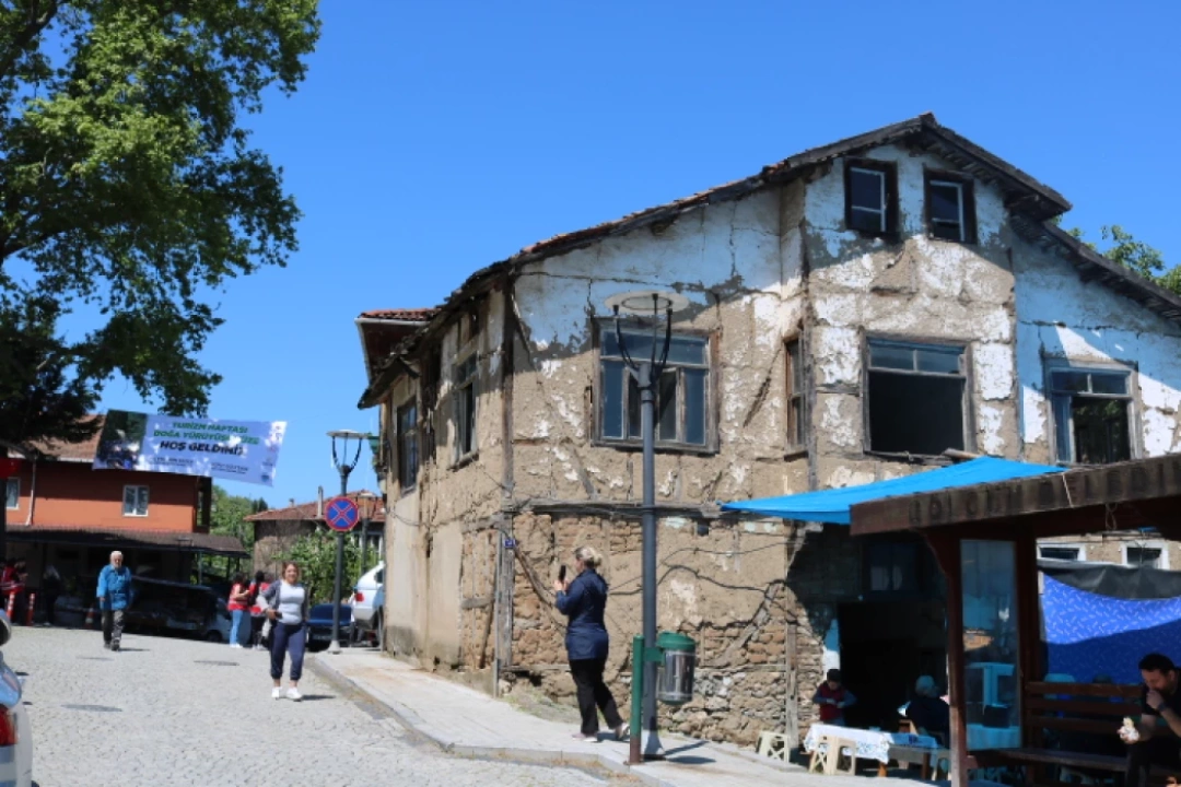 golcuksaraylitarihievler2 / 10670