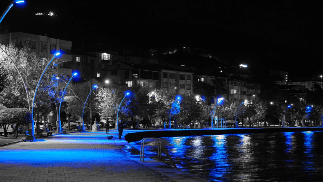 degirmendere-sahil-monochrome / 6332