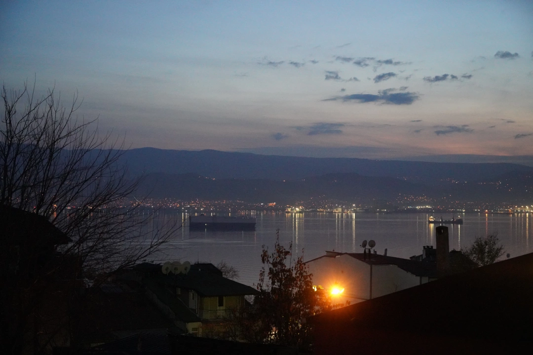 izmit-kocaeli-carsi-kolordu-orduevi-heykel-sekapark-halkevi-deniz-sahil-gokyuzu-sevdamizkocaeli / 8437