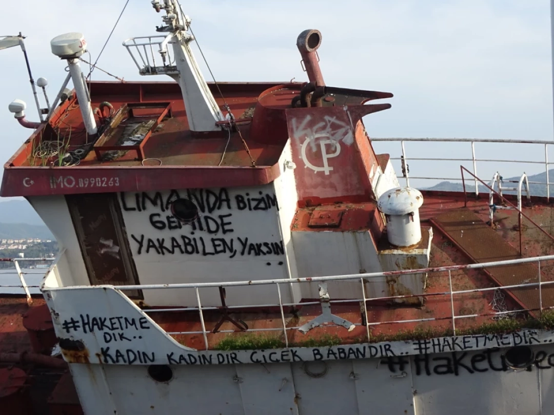 yikik-gemi-hurda-yalnizlik / 9539