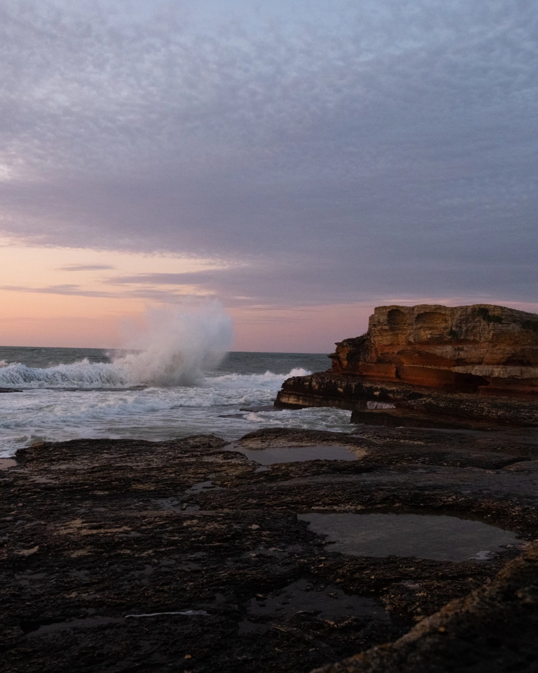 pembe-kayalar-ve-dev-dalga-pembekayalara-kbb-kocaeli-kandira-dalga-deniz-sahil-fotograf-gunbatimi-gokyuzu / 7894