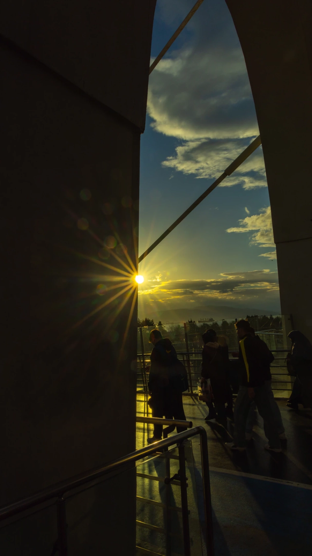 yenicuma-ustgecit-gunbatimi-gunes-bulutlar-insanlar / 16365