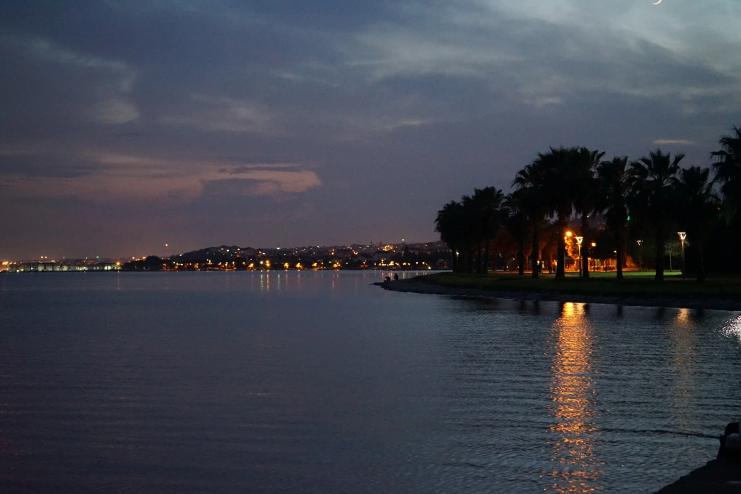 izmit-kocaeli-carsi-kolordu-orduevi-heykel-sekapark-halkevi-deniz-sahil-gokyuzu-sevdamizkocaeli / 8305