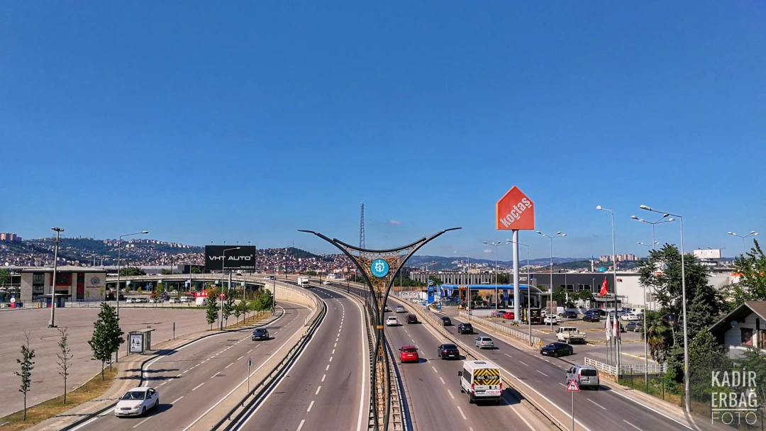 omer-turkcakal-bulvari-izmit-kocaeli-foto-kadir-erbag / 15245