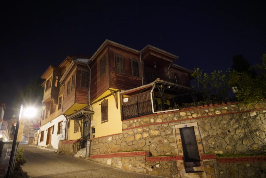 izmit-kocaeli-carsi-kolordu-orduevi-heykel-sekapark-halkevi-deniz-sahil-gokyuzu-sevdamizkocaeli / 8401
